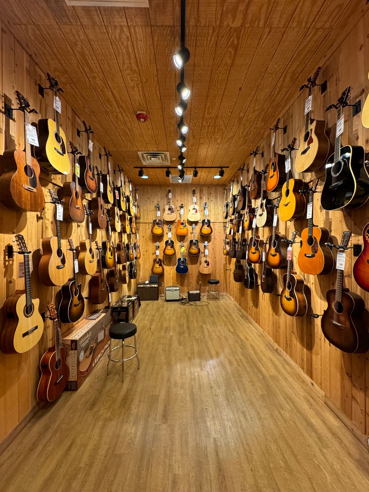 Original OCDIR directory artwork for Soest Guitar — not a business photograph