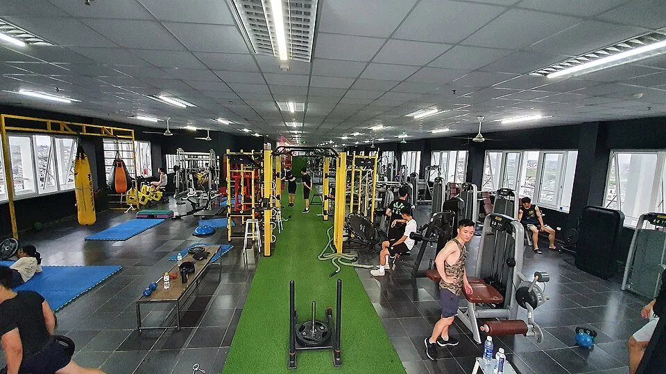 Workout in a fitness gym — real photograph